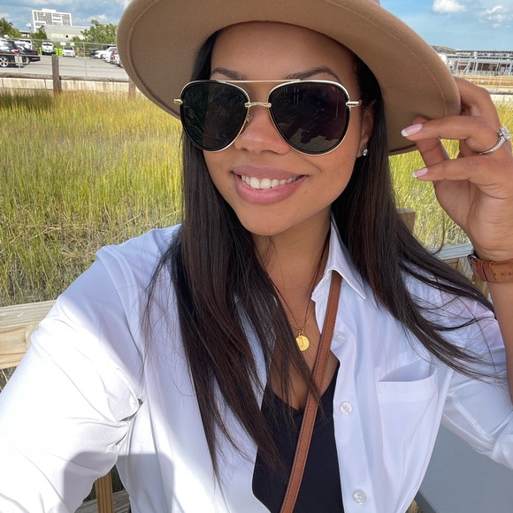 Meet your Posher, Mic - Picture 2 of 11